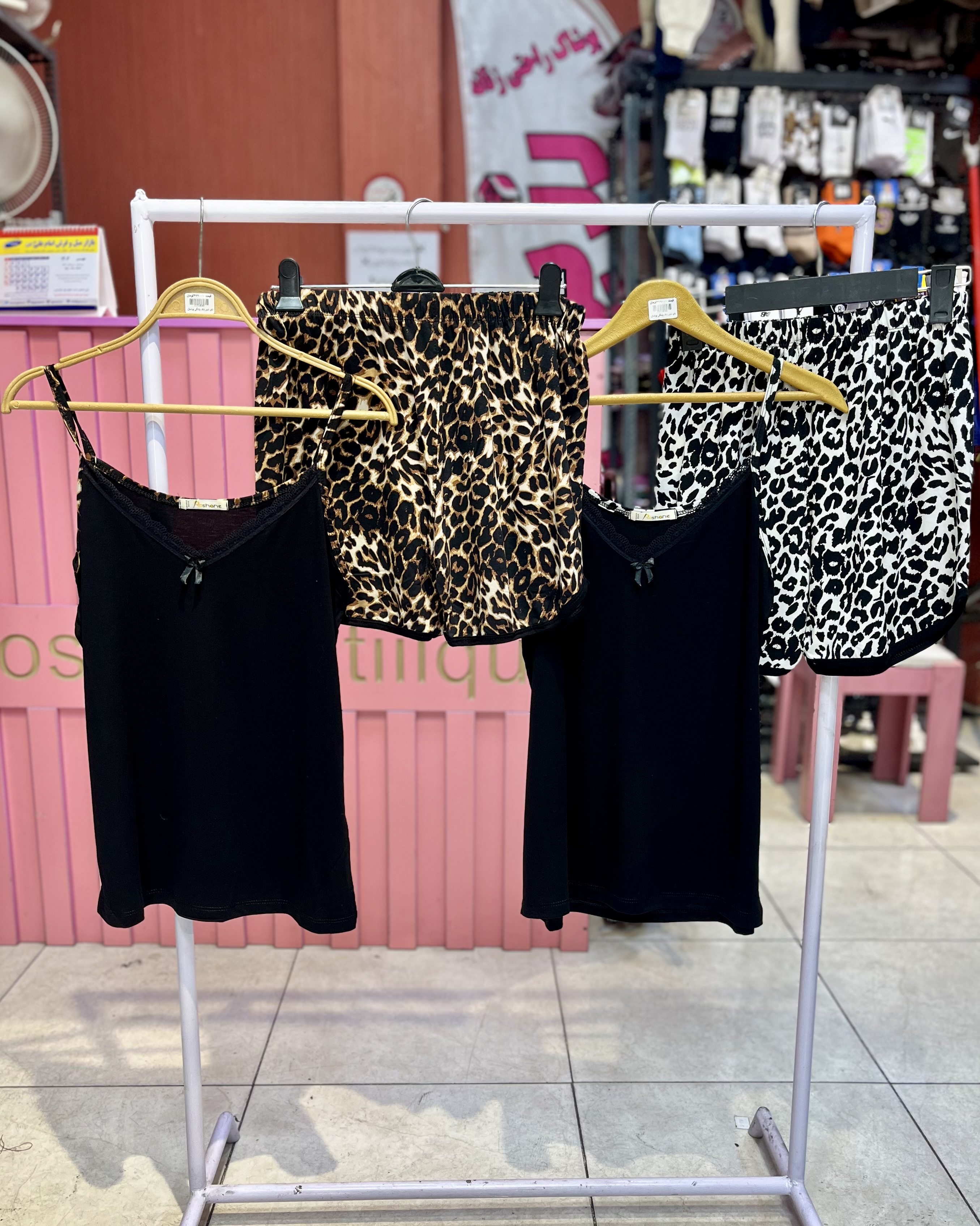 ست تاپ شورتک گیپور پلنگی